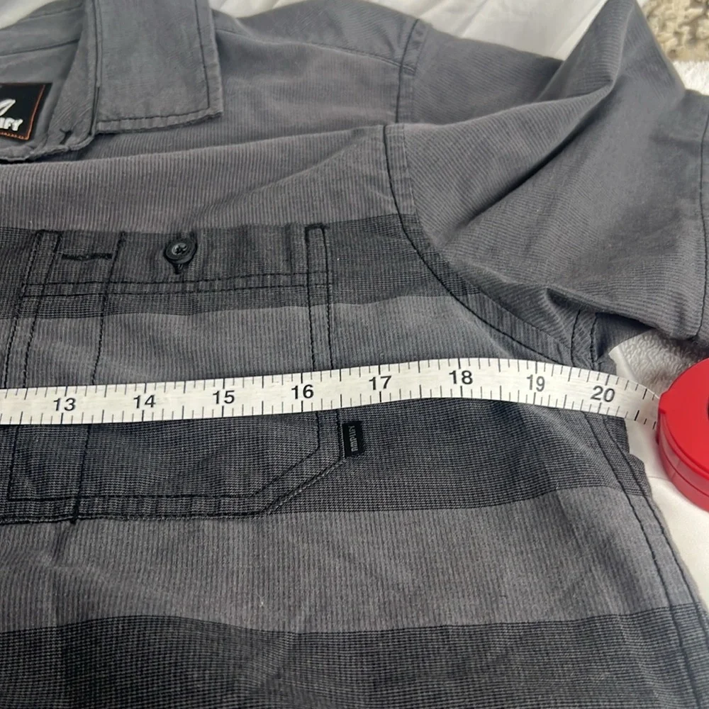 Amplify Gray Casual Button Down Shirt Mens Medium Short Sleeve‎ Striped